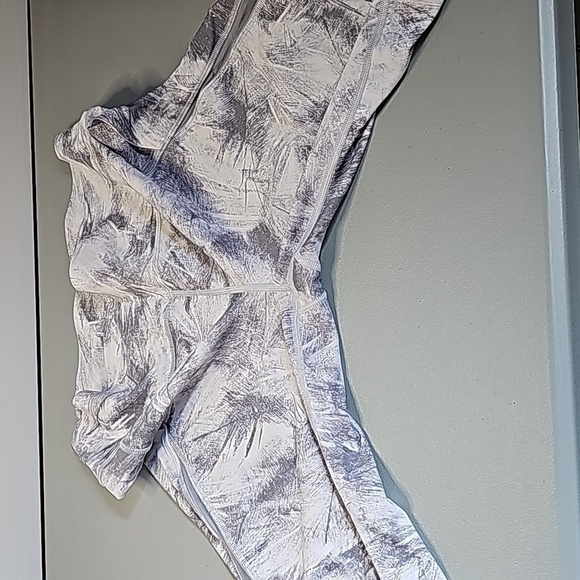 LULULEMON size 12 pace perfect crop light cast leggings - Picture 5 of 7